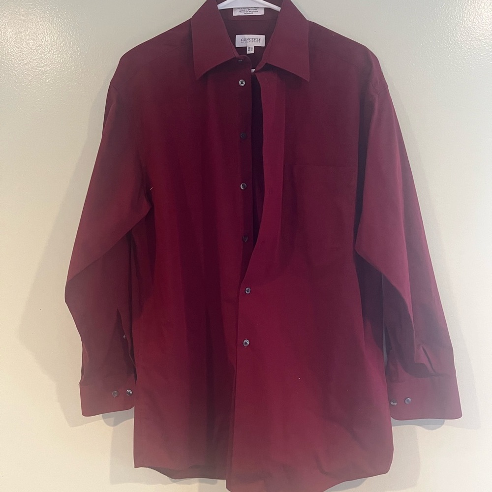 Button down men’s dress shirt